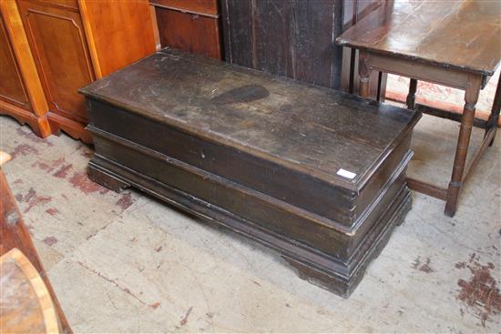 Oak coffer